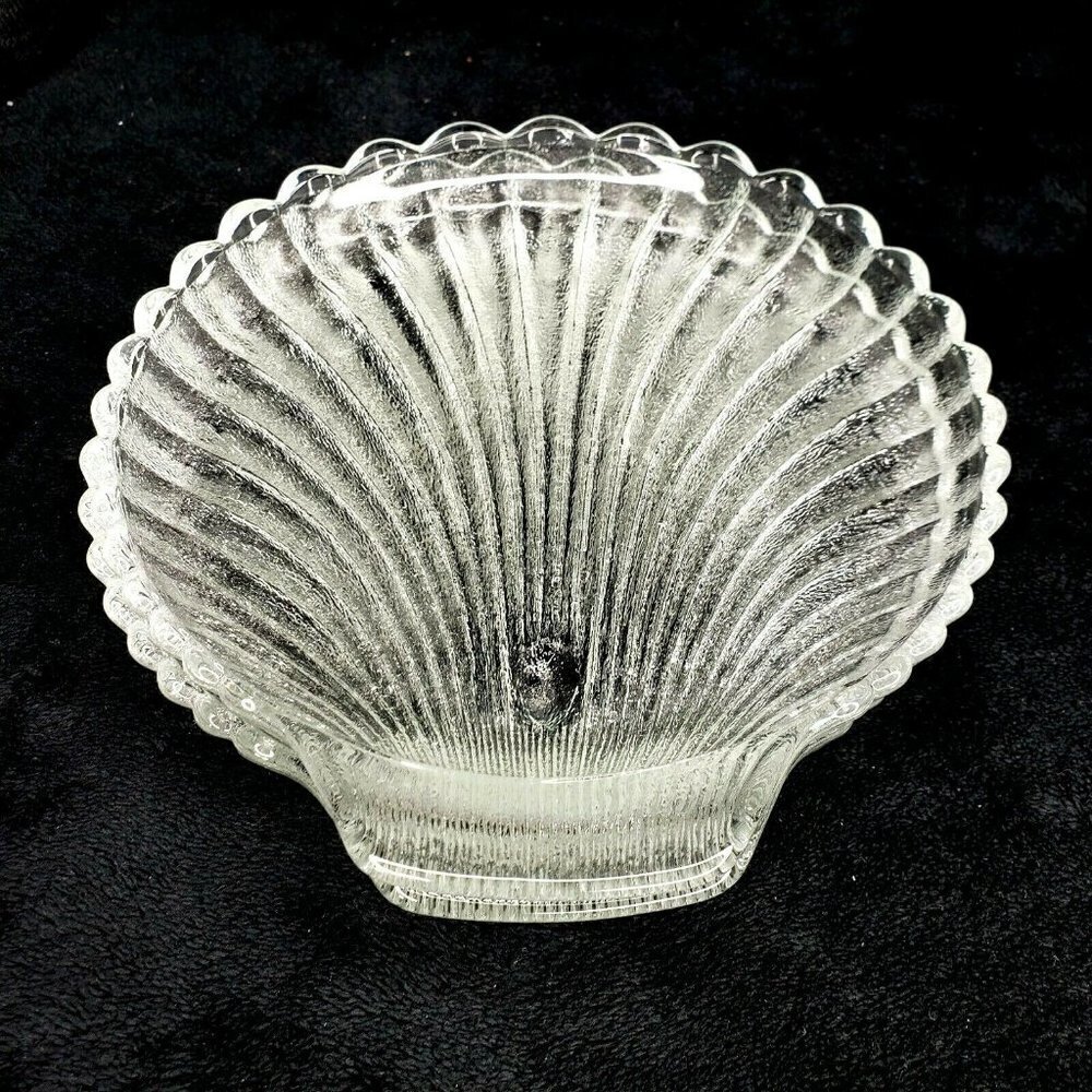 Anchor Hocking Shell Snack Plates Ribbed Clear - Picture 3 of 5